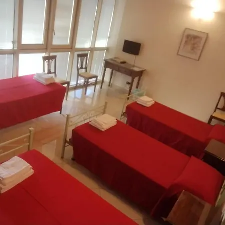 Casa Per Ferie Religiosa Figlie Di Nazareth Alojamento de Acomodação e Pequeno-almoço *