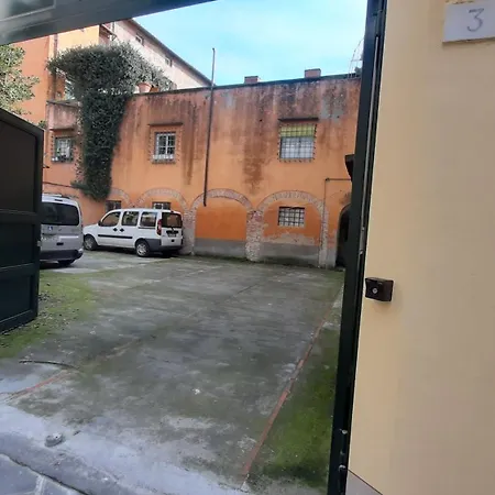 فندق مبيت وإفطار Casa Per Ferie Religiosa Figlie Di Nazareth بيزا